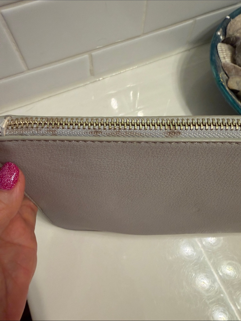 Urban Expressions Gray Wristlet Clutch with Multicolor Floral Accents - Picture 3 of 5